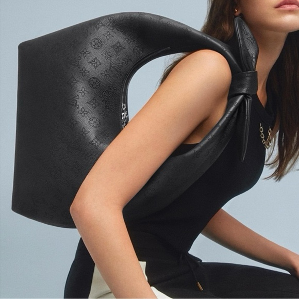 Louis Vuitton Black Monogram Shoulder Bag - Picture 8 of 9